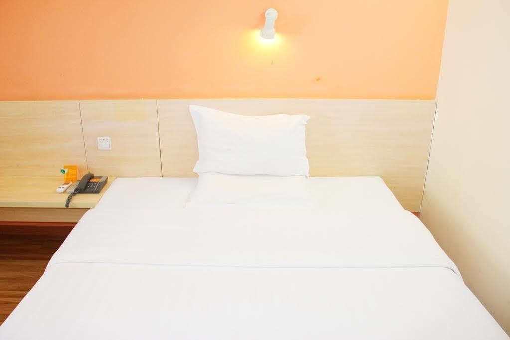 7Days Inn Beijing Liujiayao Station Bagian luar foto